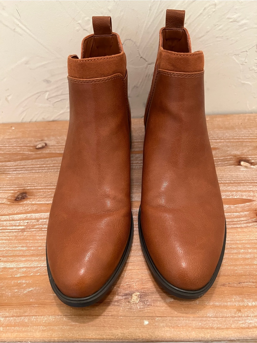 Bandolino Cognac Brown Women’s Leather Chelsea Ankle Booties Size 6.5M